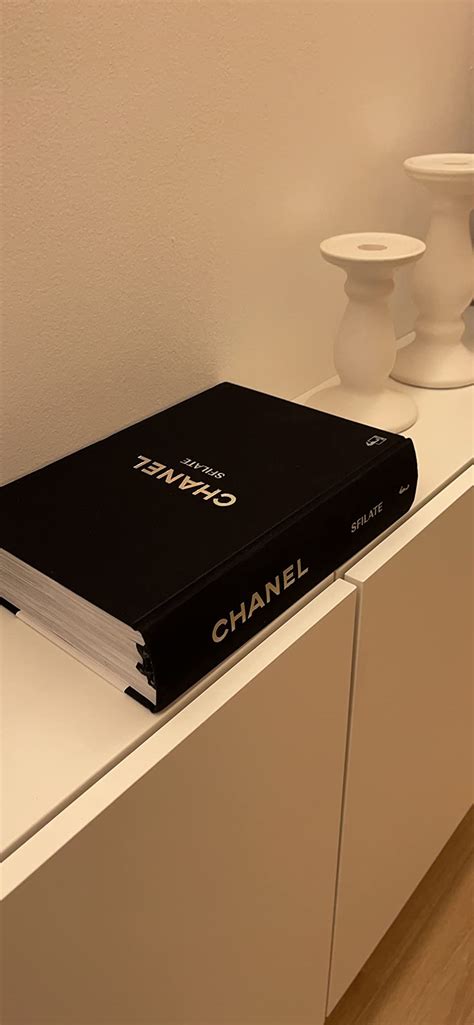 libri chanel da arredo|Chanel. Sfilate. Tutte le collezioni. Ediz. a colori .